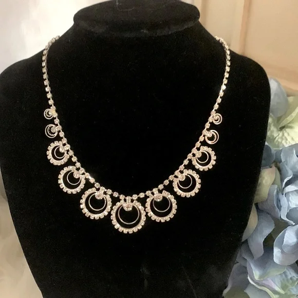 Silver and rhinestone necklace - Picture 4 of 4